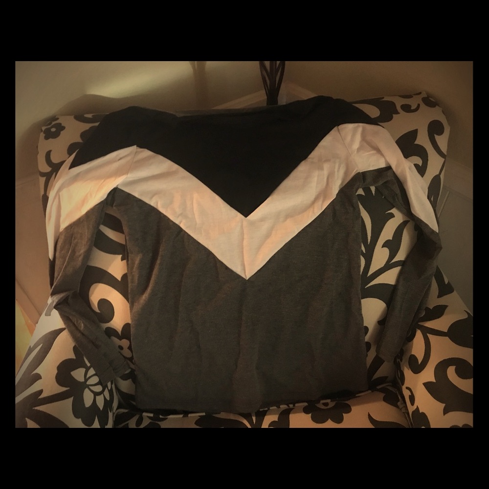 Women’s Size M Shirt